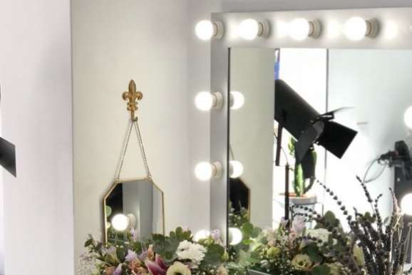 La medida ideal para tu espejo de maquillaje con luces
